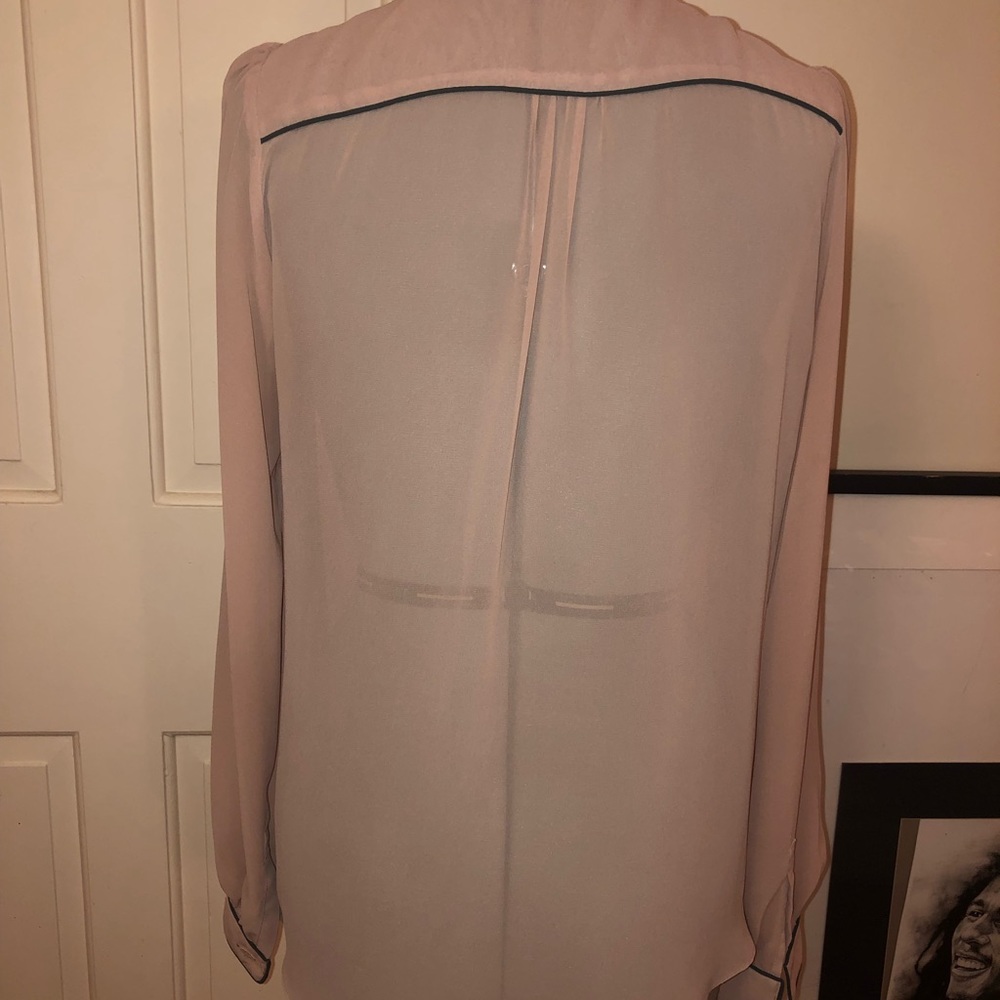 Beautiful button down. - Picture 4 of 4